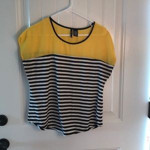 Petite large yellow navy and white top